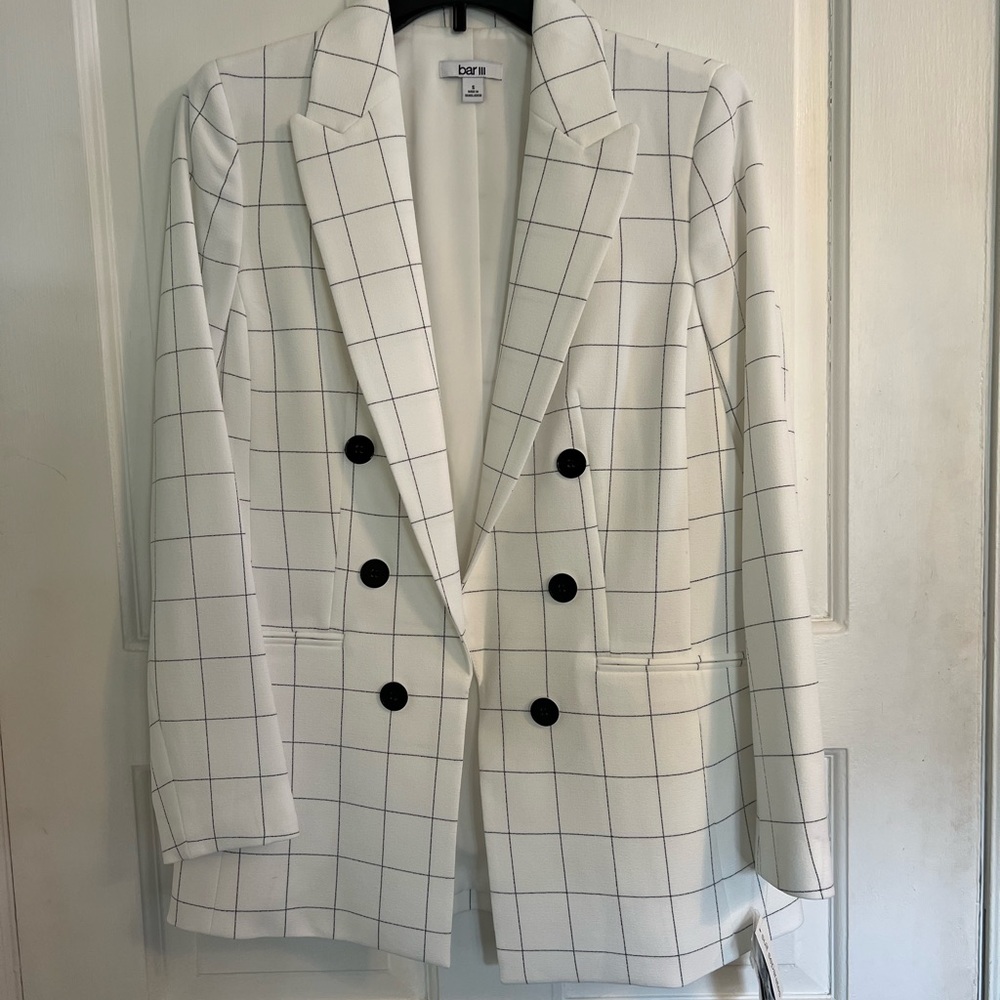 BAR III White Blazer